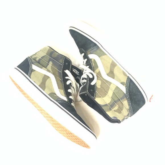 Vans Shoes - Vans Camo high top sneaker size 6 YOUTH